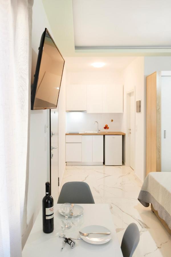 Apartmán Nikogroup Plaza Polychrono Exteriér fotografie